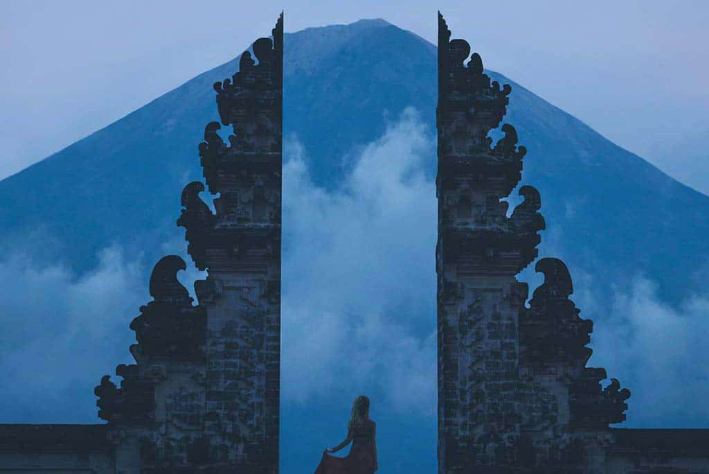 PuraPenataranAgungLempuyang Aron visuals unsplash00