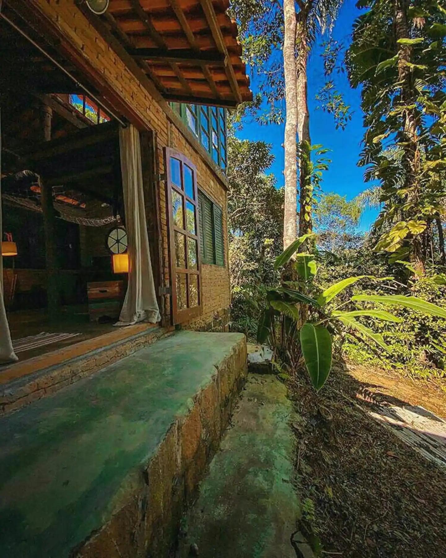 Airbnb em Ubatuba: 20 casas espetaculares até R$ 200 por pessoa 2 Airbnb em Ubatuba - Studio Surf Lodge