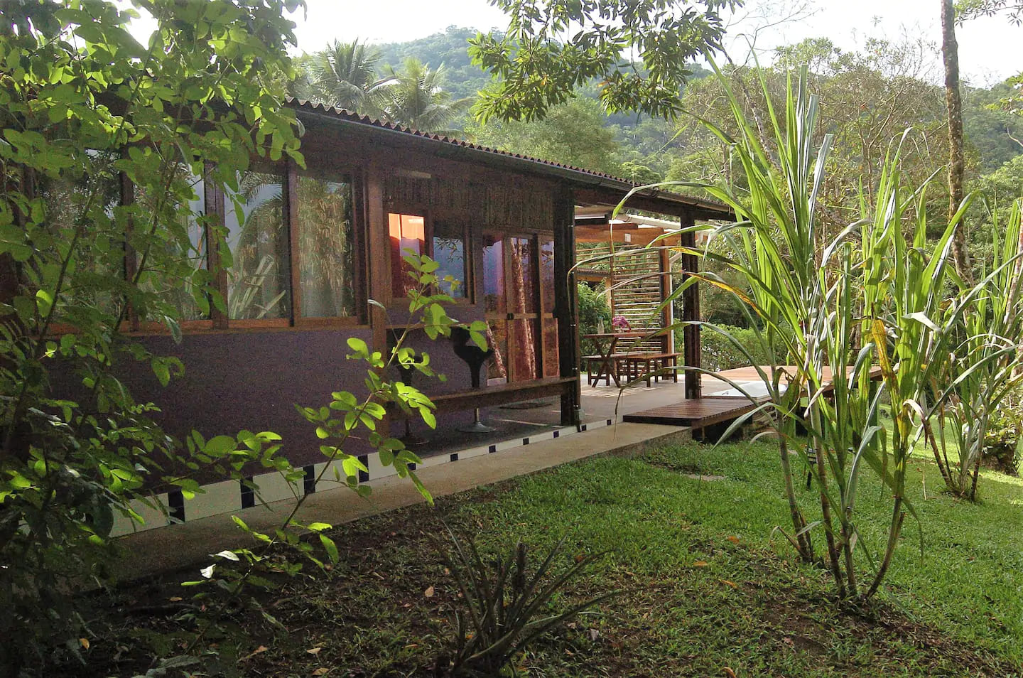 Airbnb em Ubatuba: 20 casas espetaculares até R$ 200 por pessoa 4 Airbnb em Ubatuba - Ubatuba Cottage