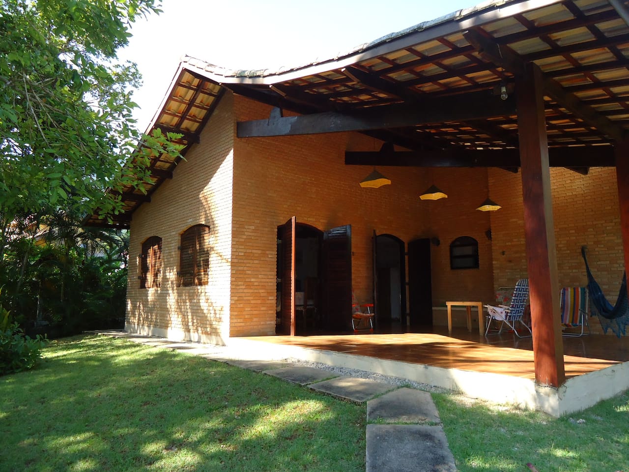 Airbnb em Ubatuba: 20 casas espetaculares até R$ 200 por pessoa 1 Airbnb em Ubatuba - Pé na areia- 50 metros da praia do Prumirim