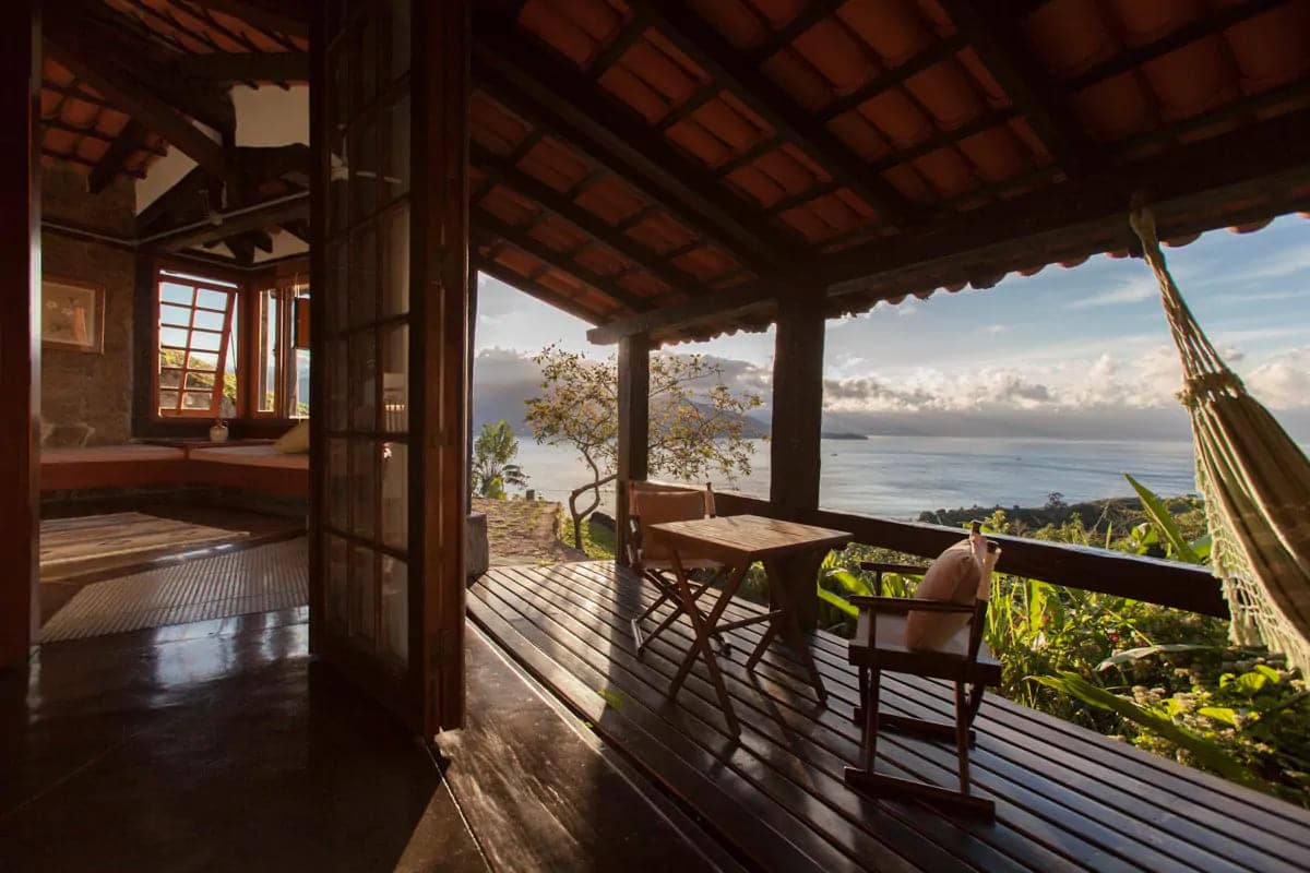 Airbnb em Ilhabela: 19 casas de cinema até R$ 200 por pessoa 7 airbnb ilhabela - Casa da Ponte