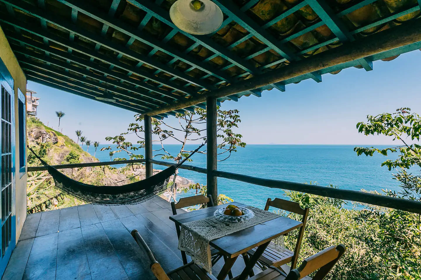 Airbnb em Ilhabela: 19 casas de cinema até R$ 200 por pessoa 3 Airbnb Ilhabela - Casa da Enseada em sítio em Ilhabela