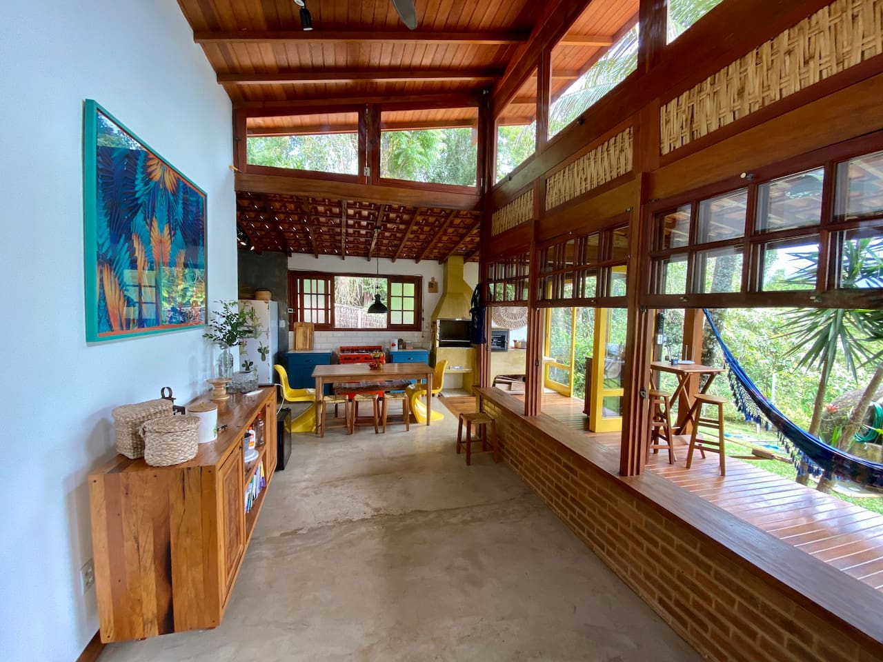 Airbnb em Paraty: Casas imperdíveis de até R$ 200 por pessoa 3 Airbnb em Paraty - Casa com vista para o Mar na Ilha do Araújo