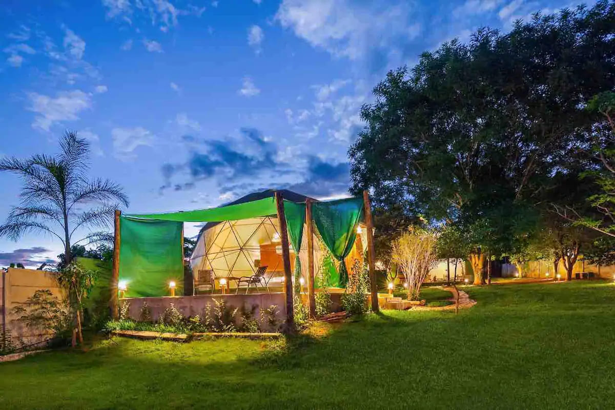 Glampings, tendas e domos: 10 incríveis opções Brasil afora 3 Casinha de Hortelã - Airbnb - Delfinópolis
