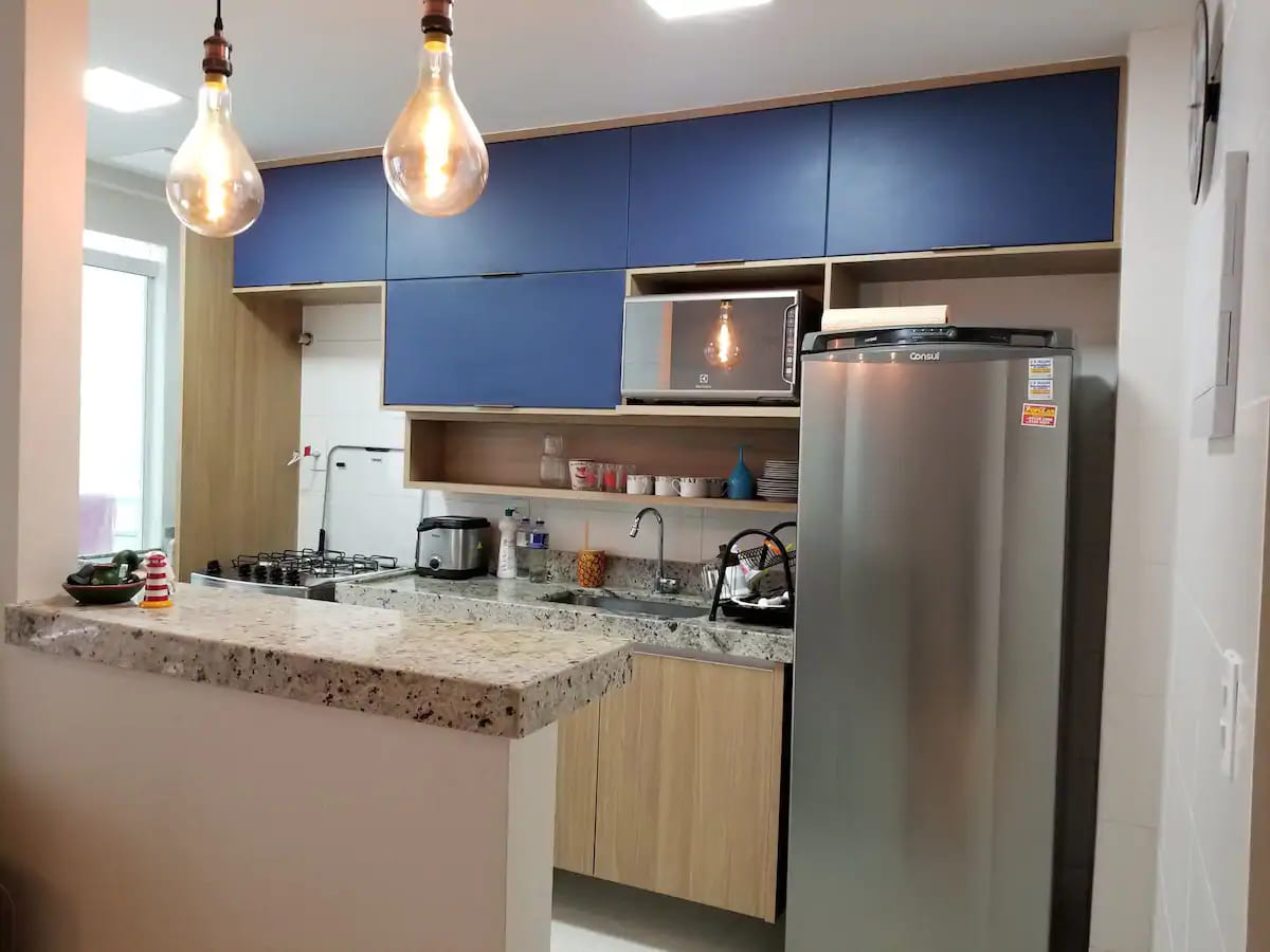 Airbnb em Cabo Frio: Apartamentos de até R$ 100 por pessoa e muito + 7 Airbnb em Cabo Frio - Apto 30 metros da Praia do Forte