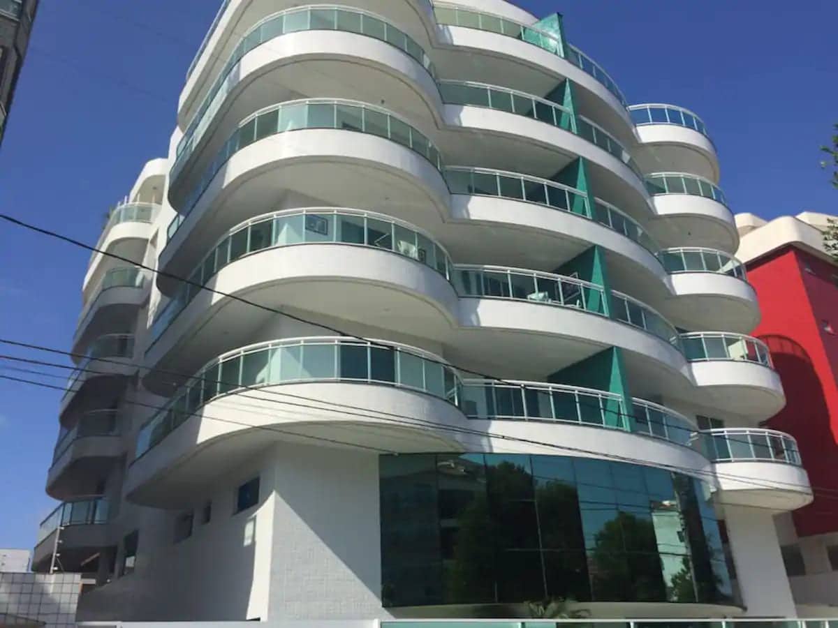 Airbnb em Cabo Frio: Apartamentos de até R$ 100 por pessoa e muito + 2 Aibnb em Cabo Frio - Apartamento 2 quartos à 100 metros da praia