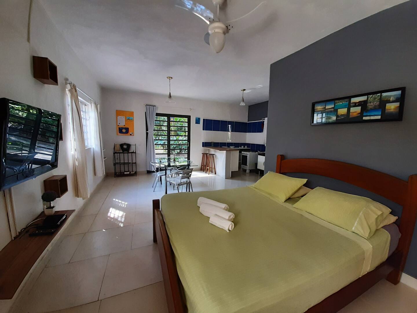 Airbnb São Sebastião: 10 opções num dos mais belos destinos do litoral norte de SP 6 Airbnb em São Sebastião - Casa da cachoeira na bela praia de Maresias