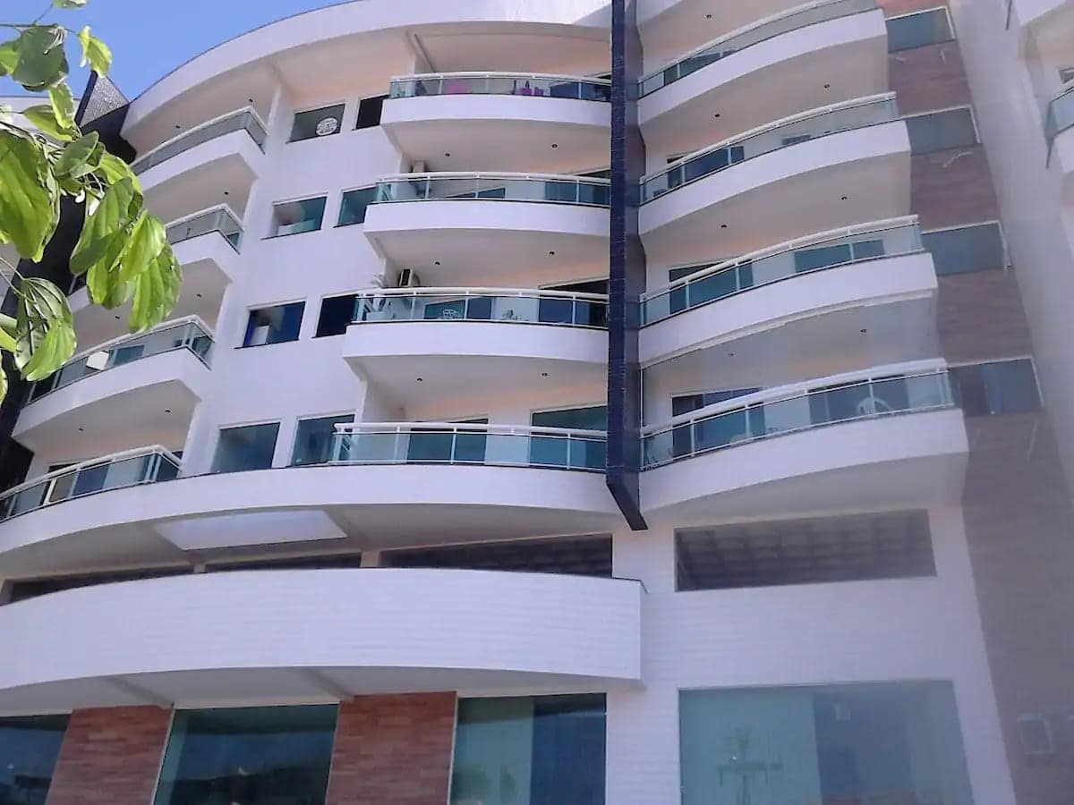 Airbnb em Cabo Frio: Apartamentos de até R$ 100 por pessoa e muito + 3 Airbnb em Cabo Frio - Apartamento próximo à Praia das Dunas