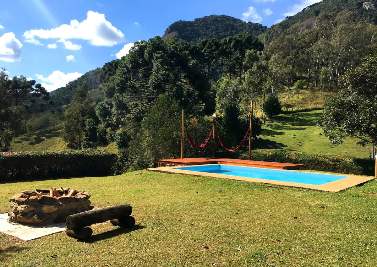 Tranquilidade na Serra: conheça essa cabana com vista para a Pedra do Baú 1 f6d2fa00 3087 48f8 94da 5cce84f9715b