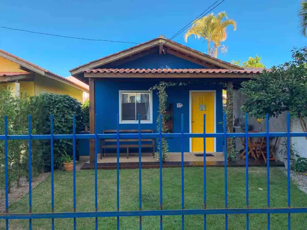 Airbnb em Florianópolis - 10 casas para relaxar perto da natureza 1 Airbnb em Florianópolis - Aluguel de Temporada em Praia do Campeche