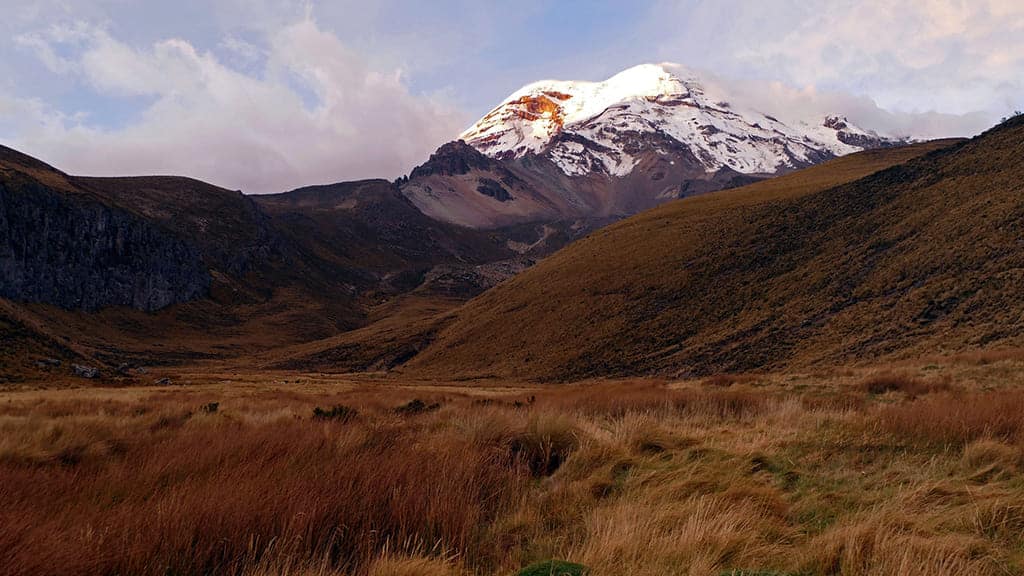 País tem muitas áreas naturais a serem exploradas e viajar um seguro viagem Equador traz mais tranquilidade ao viajante que pratica atividades outdoor.