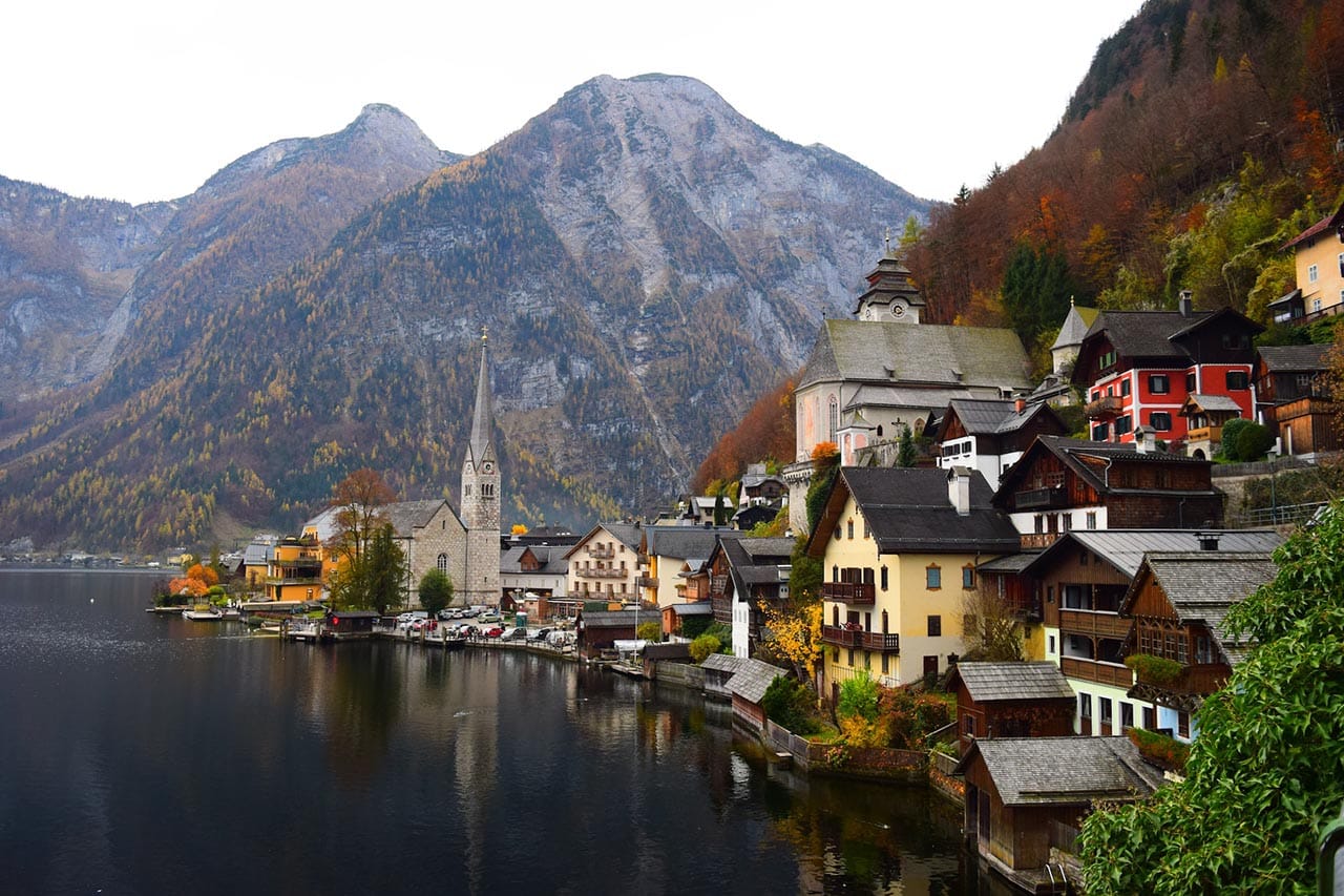 Seguro Viagem Áustria - Vila de Hallstatt, na Áustria - Foto de Joss Woodhead / Unsplash
