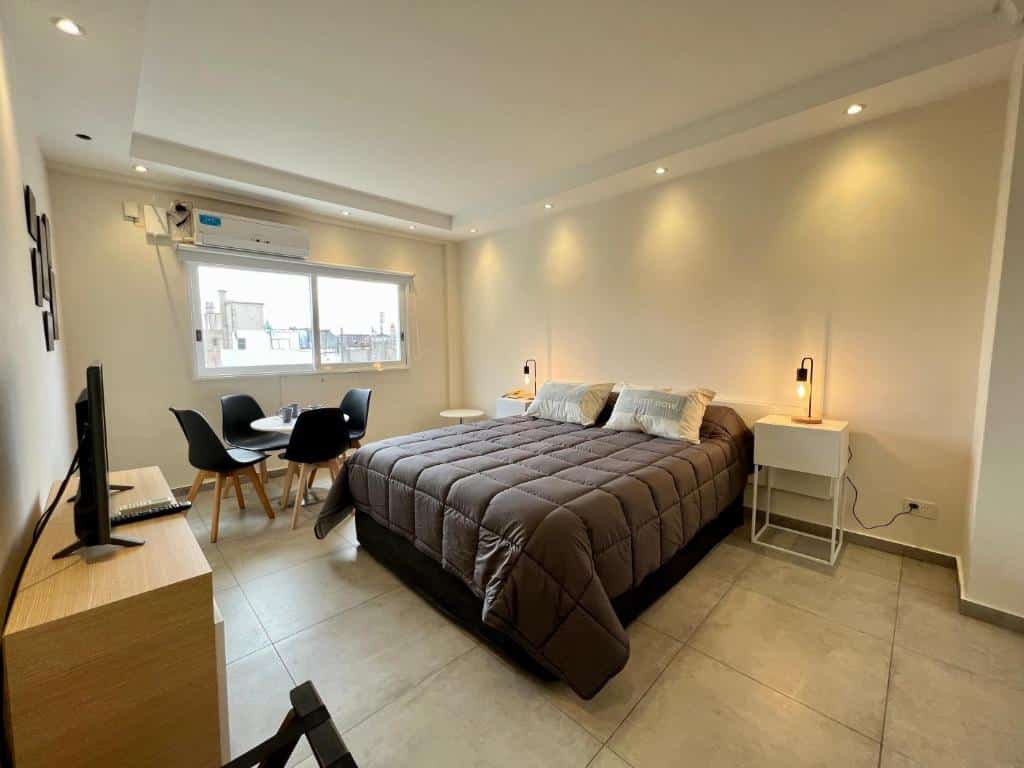 Onde Ficar em Buenos Aires: Na foto a Selbard Suite, apartamento localizado no bairro de Monserrat, próximo ao Obelisco. Foto: Booking.com