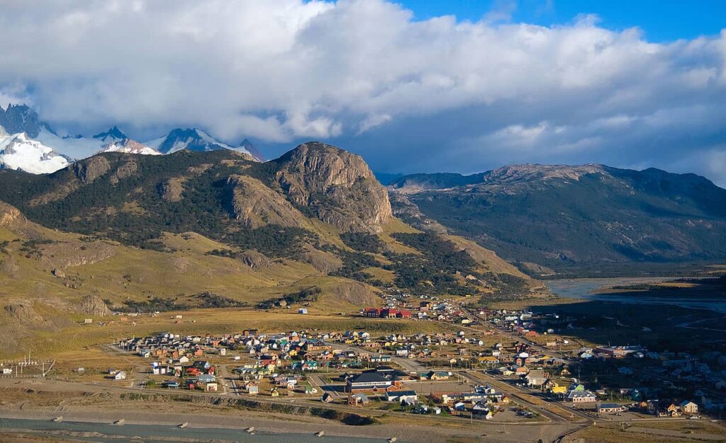 Argentina em Outubro - El Chaltén vista a partir da trilha do Cerro Fitz Roy - Foto: David / Wikimedia Commons