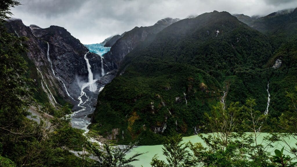 Glaciar Ventisquero Colgante wikimediacommons