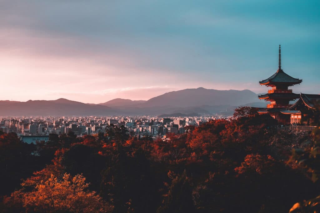 kyoto su san lee unsplash