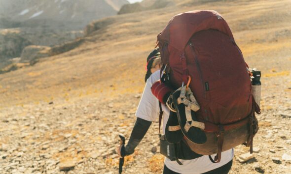 Mochila cargueira | Foto: Alex Moliski/Unsplash.