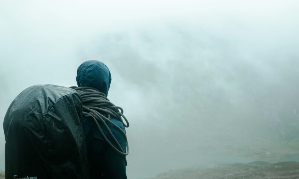 Saco estanque protege seus pertences em ambientes muito úmidos | Foto: Danny Lines/Unsplash.