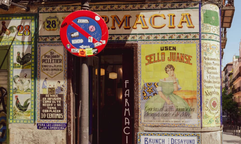 O que fazer em Madri. Na imagem, uma das esquinas de um dos bairros mais boêmios da cidade, o Malasaña.
