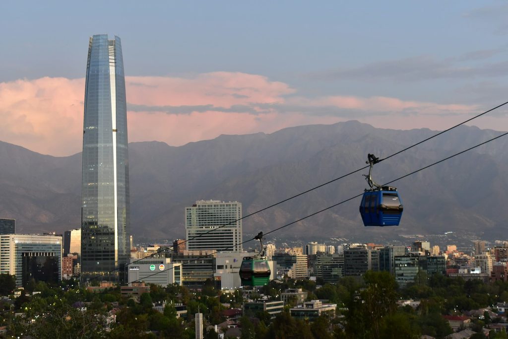 o que fazer em santiago adam young