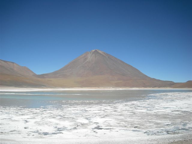 Lagunas Coloradas e Vulcão - Salar de Uyuni Bolívia