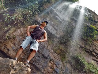 POSE_CACH_PIOLHO.jpg?height=240&width=320