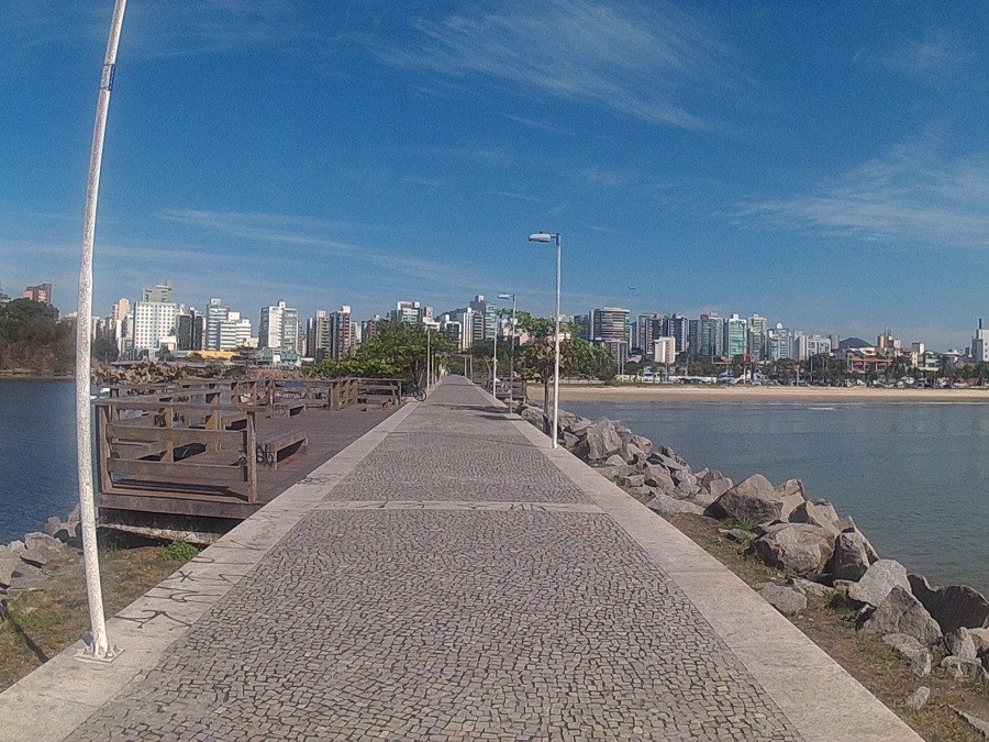 bikes-praias-paisagens-vitoria-calcadao-pier.jpg?w=900