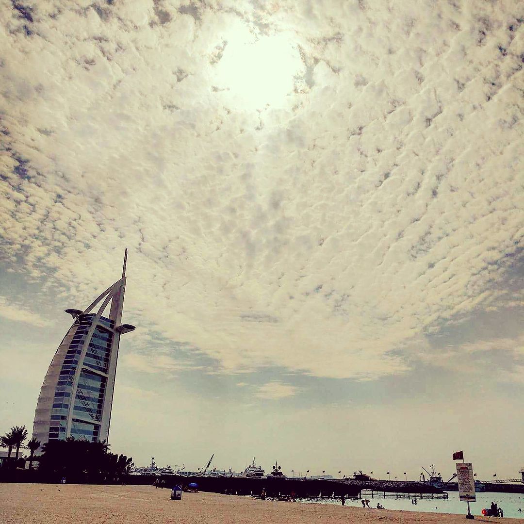 13621477_1047338745348623_3069?async&rand=0.11697474625935156