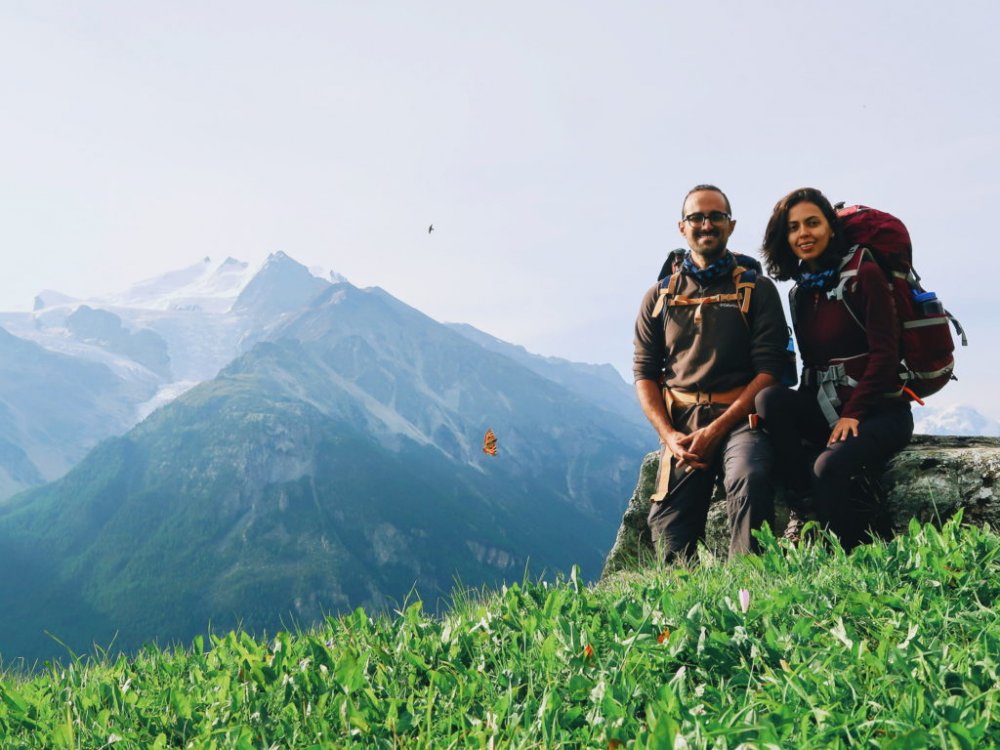 A borboleta e o pássaro lá no fundo fizeram questão de aparecer na foto - Trekking Suiça.