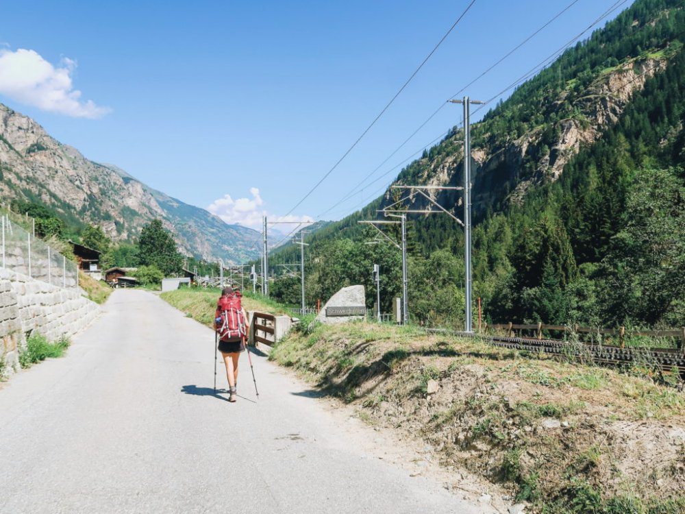 A trilha entre Randa e St Niklaus era praticamente toda assim. Foi um descanso para as pernas e joelhos.