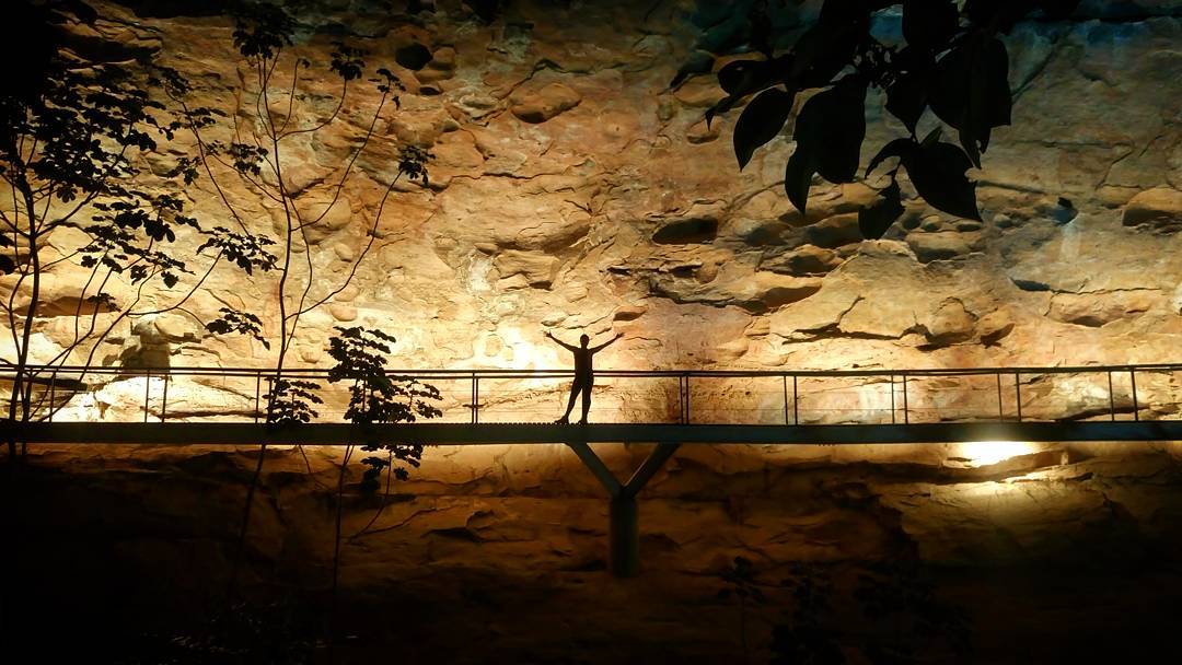 22430265_300614940418786_529325007077743