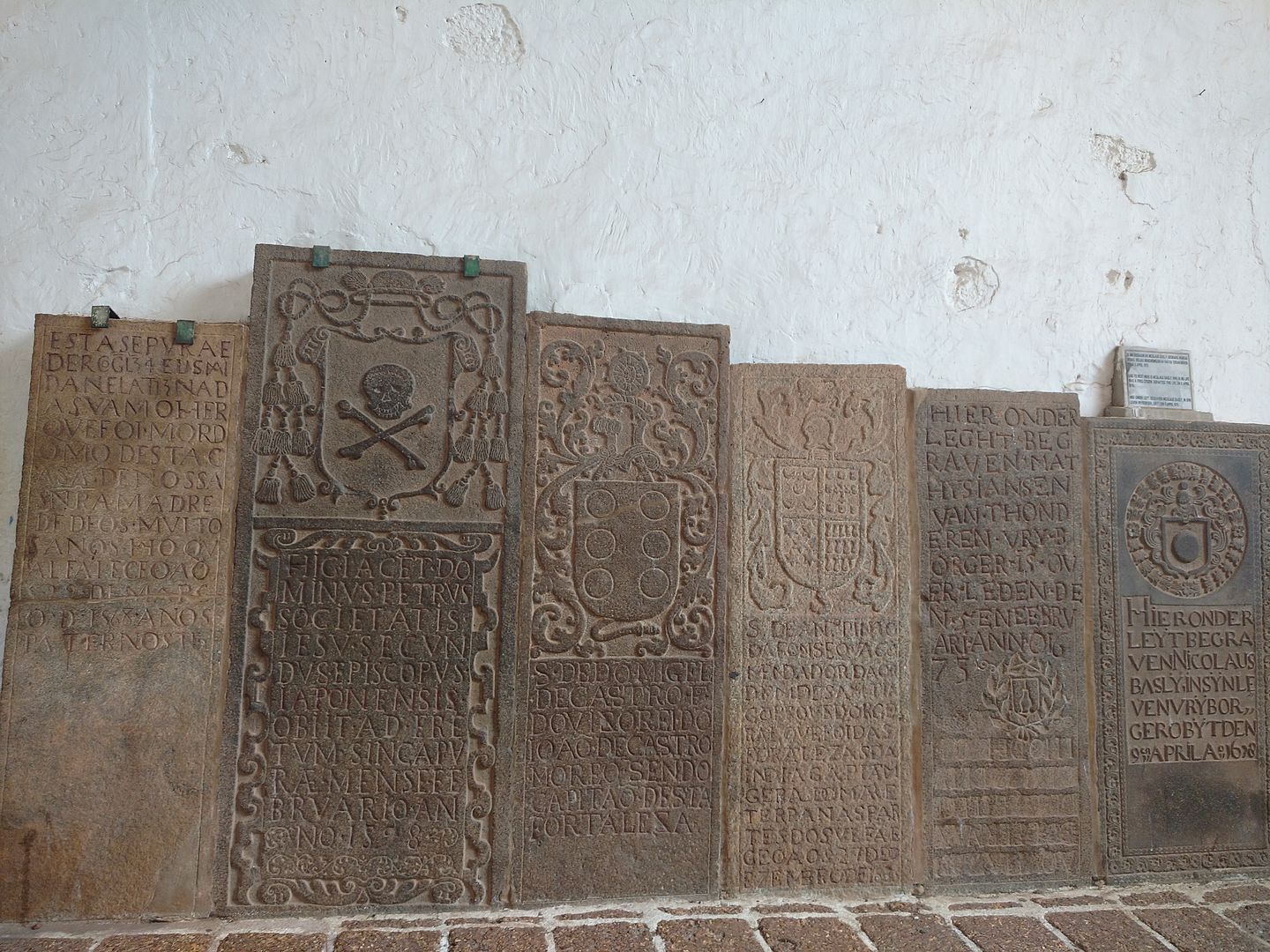 IMG_20160425_165841975?async&rand=0.9579903767663742