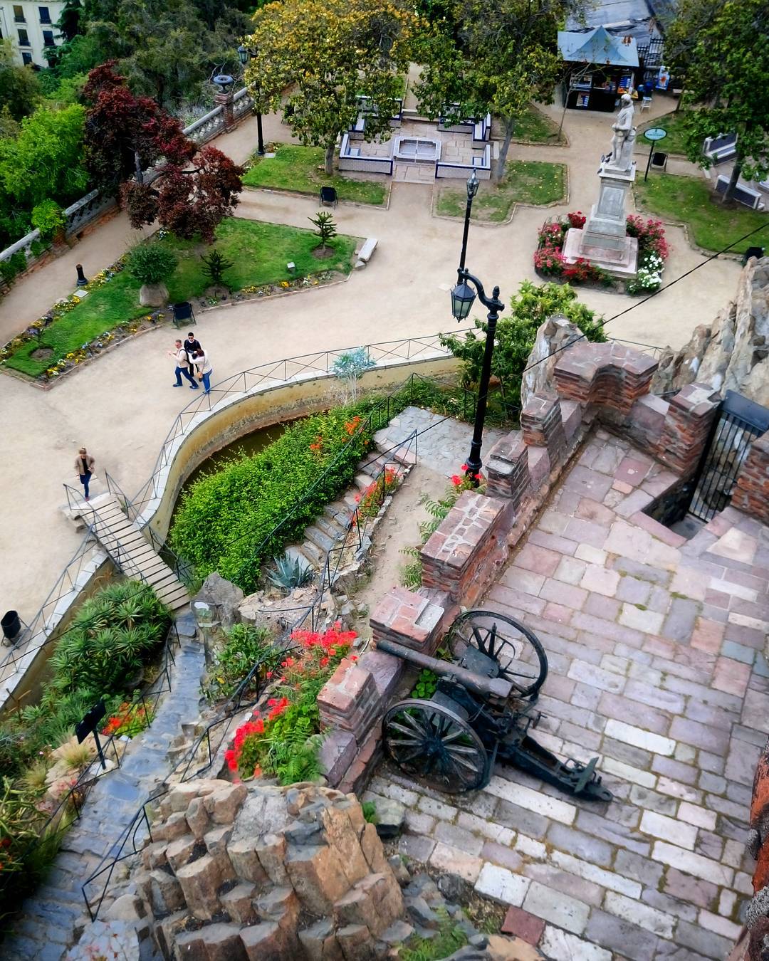 23101362_139935566761392_371561507722362