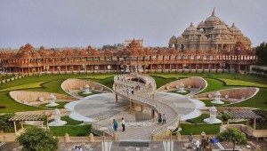Akshardham-Temple-tourist-attraction-in-