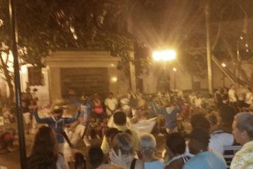 Apresentação de dança na Plaza Bolívar