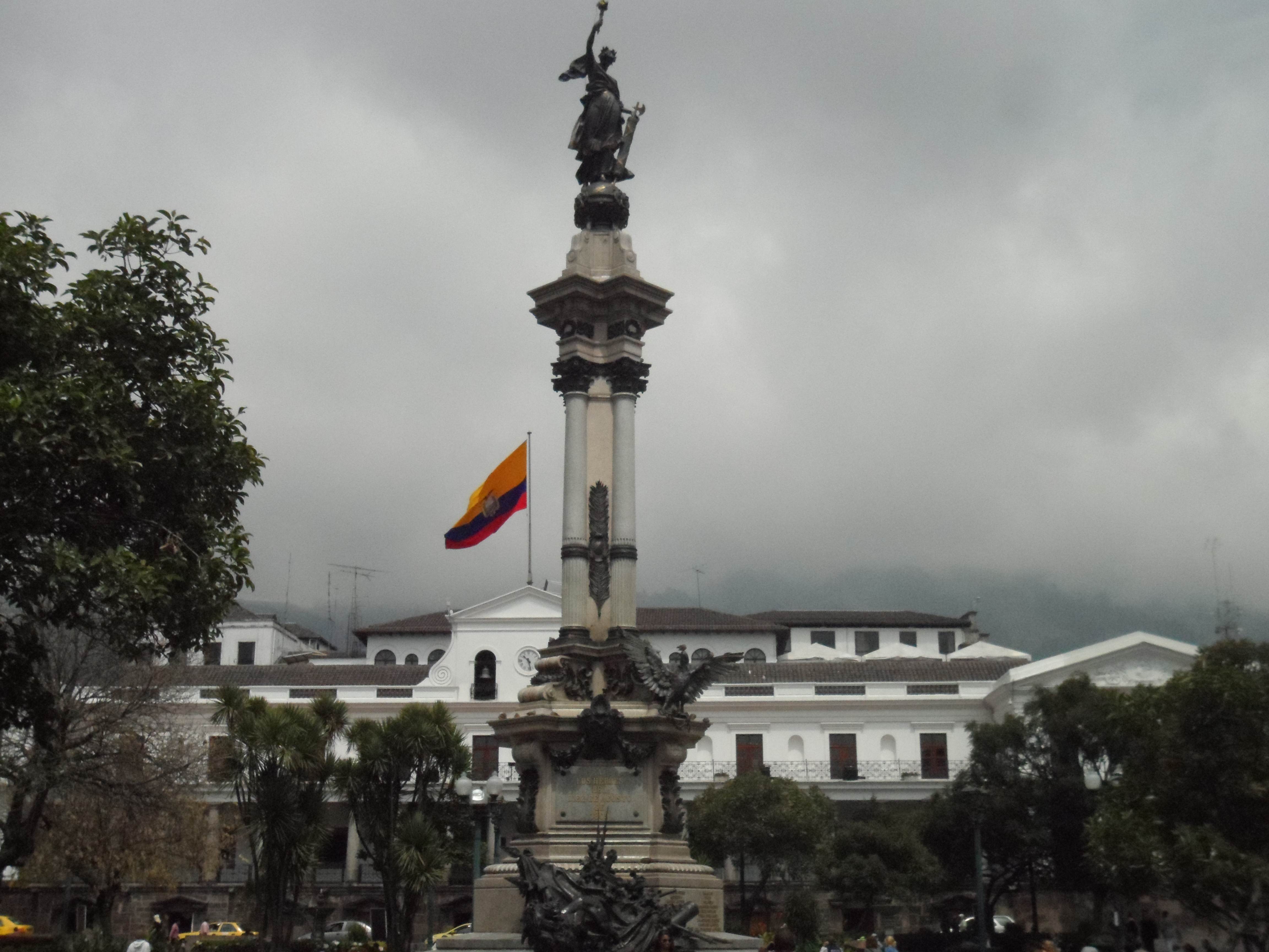 centro-hist%C3%B3rico-quito.jpg