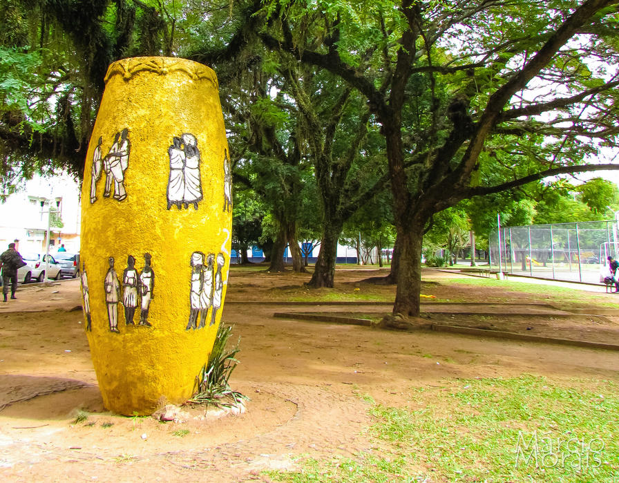 f2f2e3_dc7e4b19874e48b5bc3c7173970efbf1~