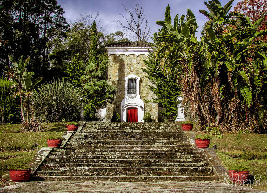 f2f2e3_c94468b1dbb344199d6486cf107e756e~