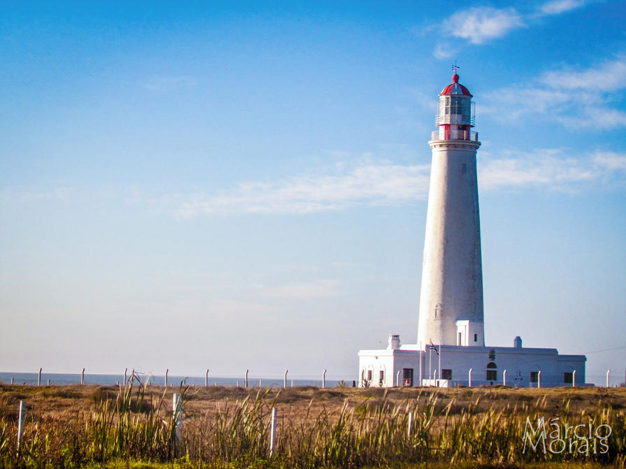 f2f2e3_7725b683b264428a93efeacdef528e8d~