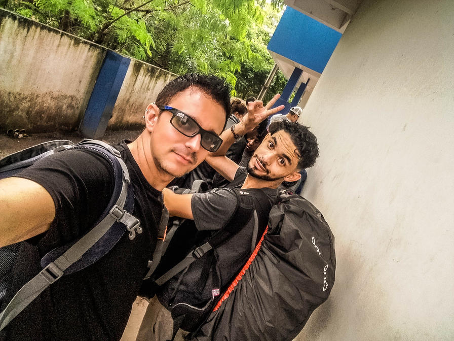 f2f2e3_d554bb60b6f646049f868b0ff533bf04~