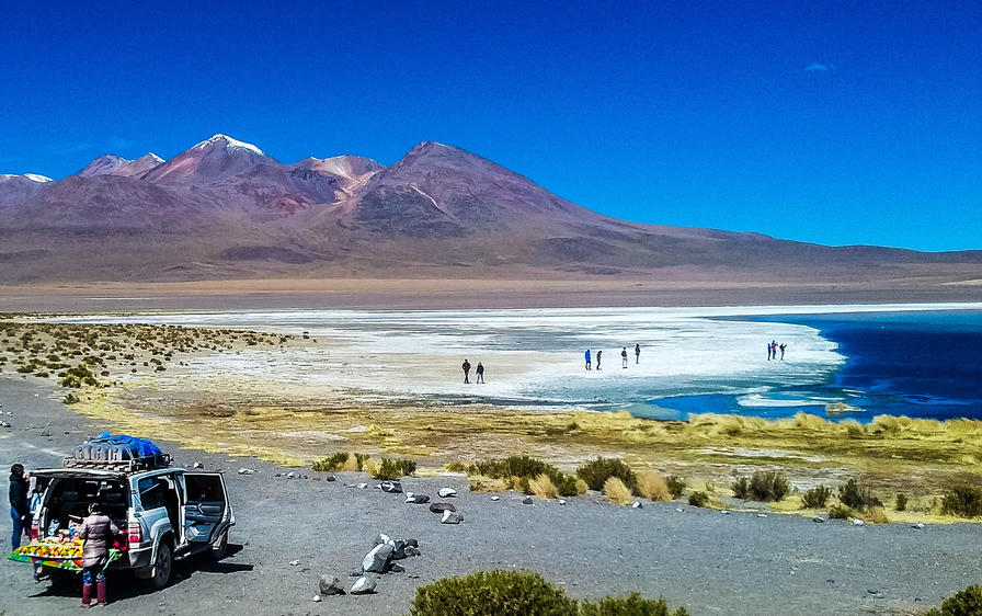 f2f2e3_c08957a6abdb4c96bdafd83f4f7d46ad~