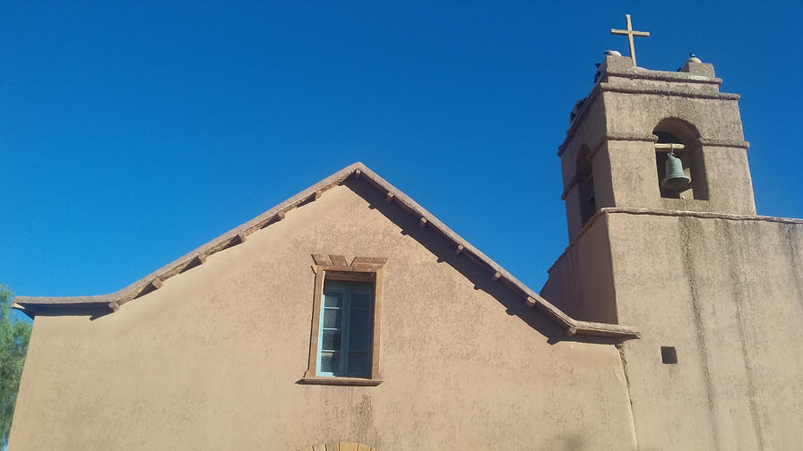 f2f2e3_cf9d4b41cc2a4d3fb692740be0c273b0~