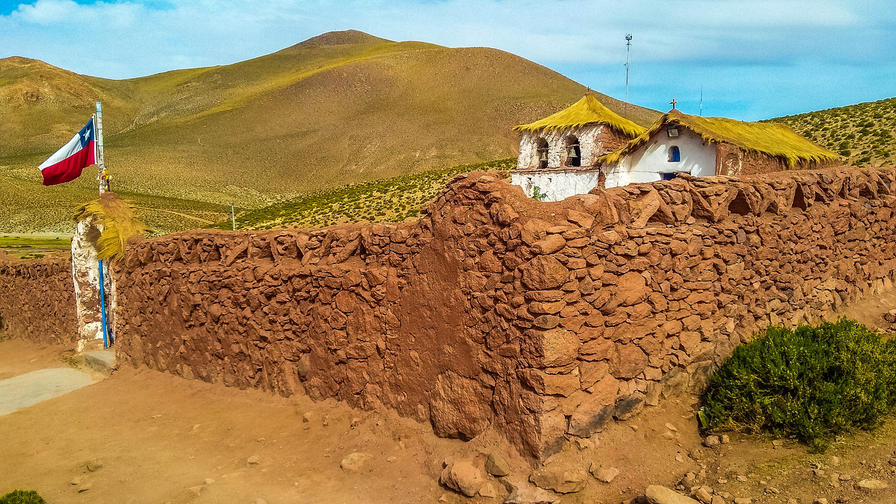 f2f2e3_e5d661a428bf4d728946f355775e99c9~