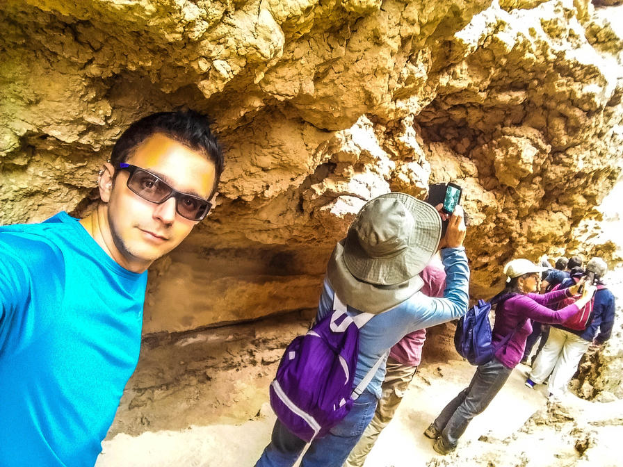 f2f2e3_913b05eee94f48edb1985ae357deb5a1~