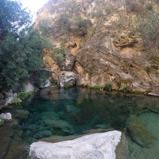 akchour-3.jpg?resize=320%2C320