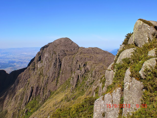 Pico%2520dos%2520Marins%2520visto%2520do%2520pico%2520do%2520Marinzinho.JPG