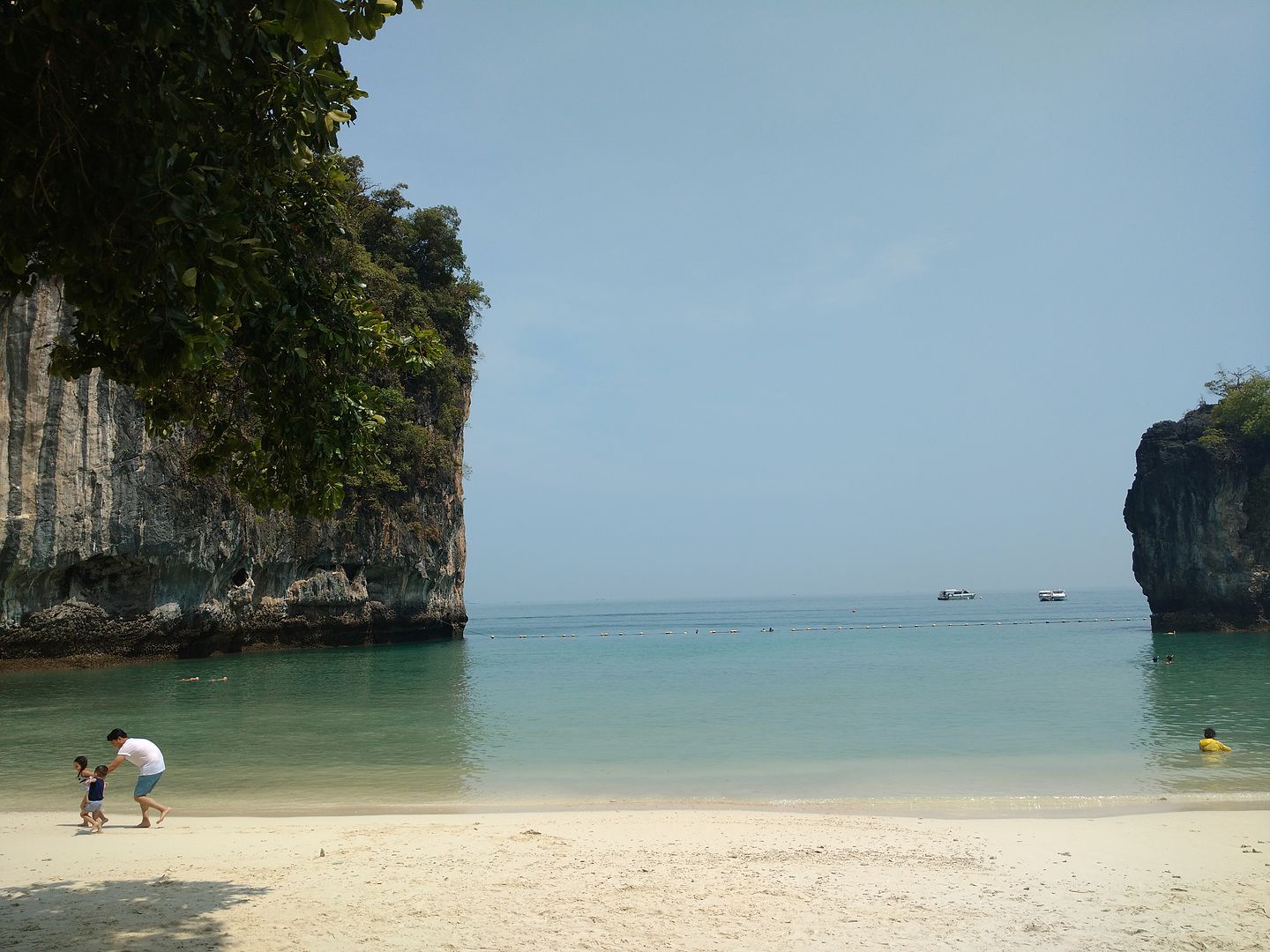 IMG_20160417_140318605?async&rand=0.4370809111695051