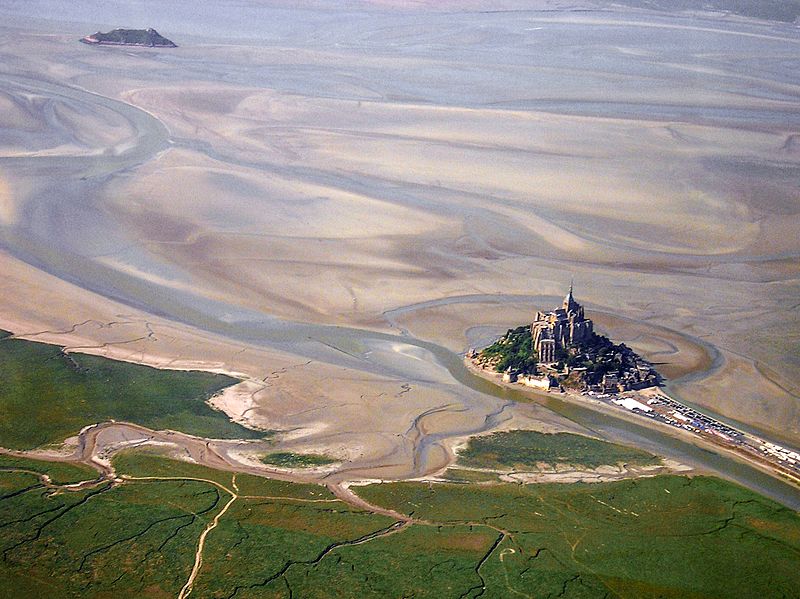 800px-Mont_st_michel_aerial.jpg