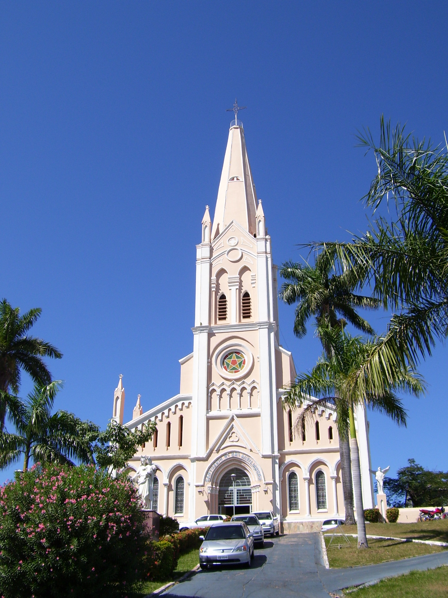 Igreja_de_Nossa_Senhora_Auxiliadora_(Cuiaba)5.jpg