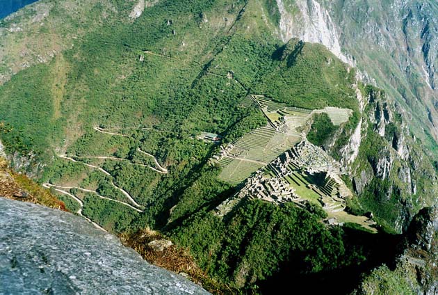 Machu_Picchu_seen_from_Huayna_Picchu.jpg